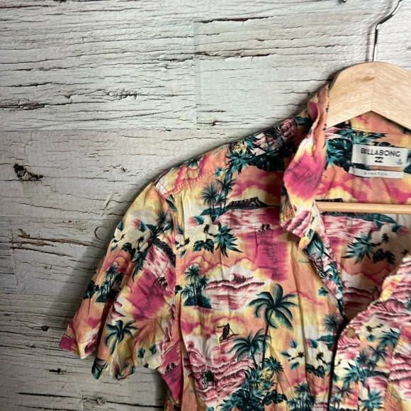 Billabong floral button down shirt men’s  tee size small pink - Picture 3 of 8